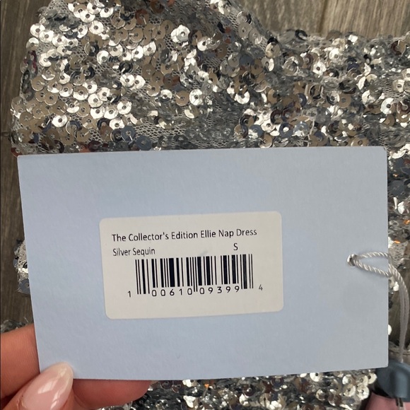 Hill House - NWT! The Collector’s Edition Ellie Nap Dress Silver Sequin - Size S - Picture 5 of 10